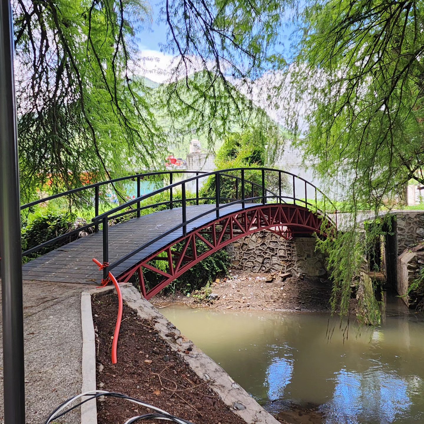 Lee más sobre el artículo Puentes Peatonales en El Paseo de los Ahuehuetes, Ciudad Mendoza Veracruz